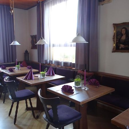 Hotel-Restaurant Zum Goldenen Hahnen Markgröningen Exteriör bild